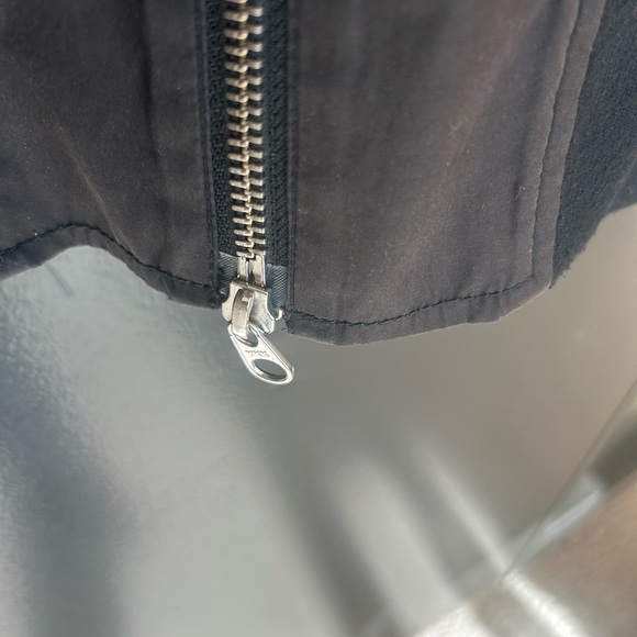 Mackage M women’s vintage vibe y2K bomber size 38 (M) good condition women’s. - Picture 5 of 15